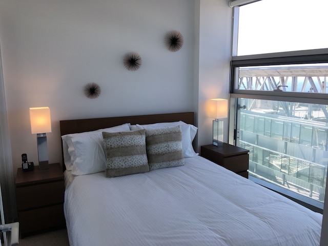 トゥ ステイズ - ヨーク アンド レイクショア