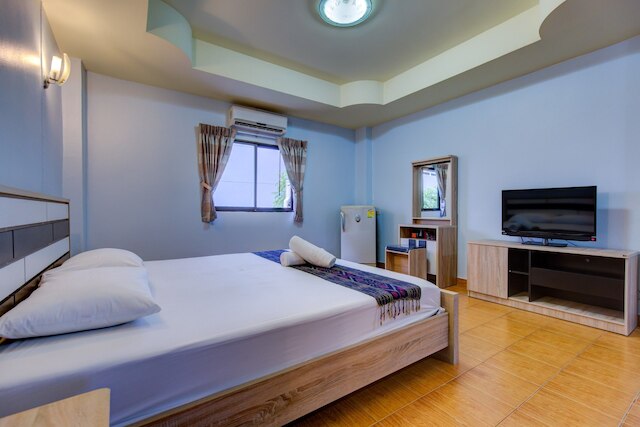 I ローヴァーズ スポーツ バー & ゲストハウス