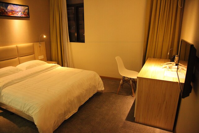 フィッシュ イン イースト南京路 (子鱼居酒店南京东路店)