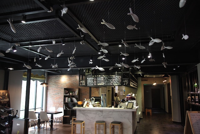 フィッシュ イン イースト南京路 (子鱼居酒店南京东路店)