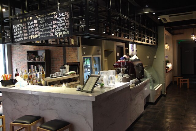 フィッシュ イン イースト南京路 (子鱼居酒店南京东路店)