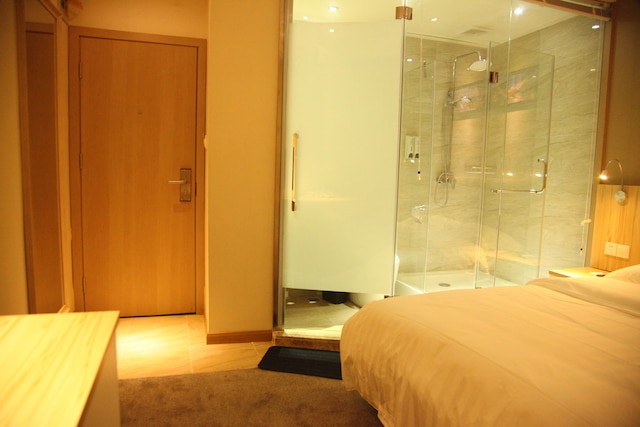 フィッシュ イン イースト南京路 (子鱼居酒店南京东路店)