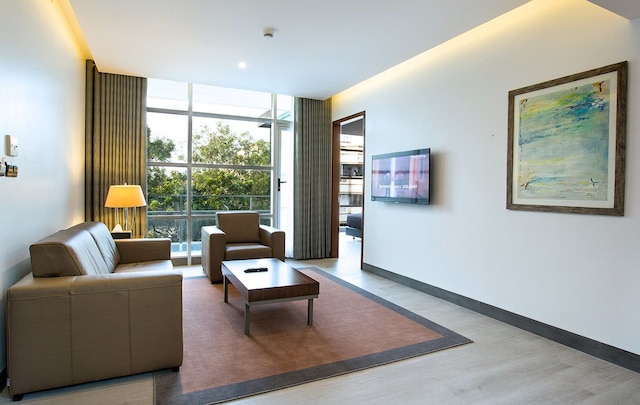 スペース アパートメンツ