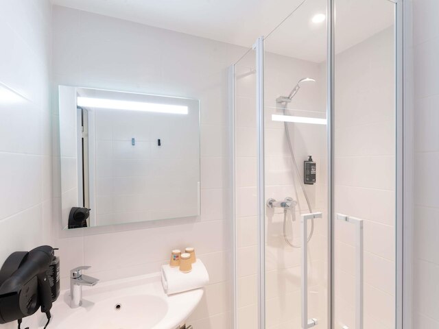 イビス バジェット レンヌ セッソン