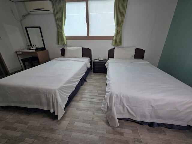 オーレ ツーリスト ホテル