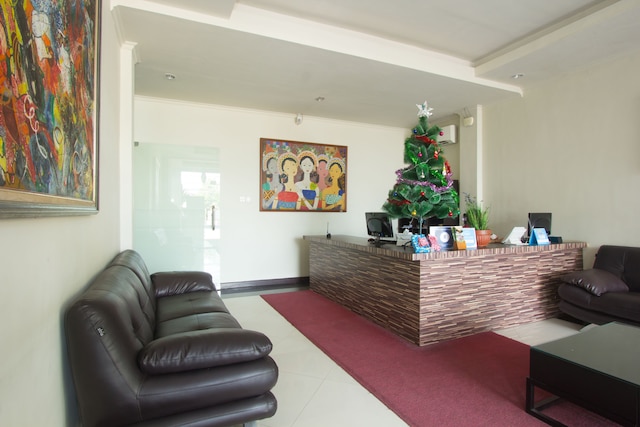 マキシ ホテル クドンガナン