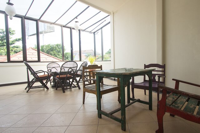 マキシ ホテル クドンガナン