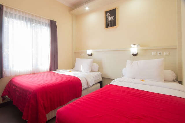 マキシ ホテル クドンガナン