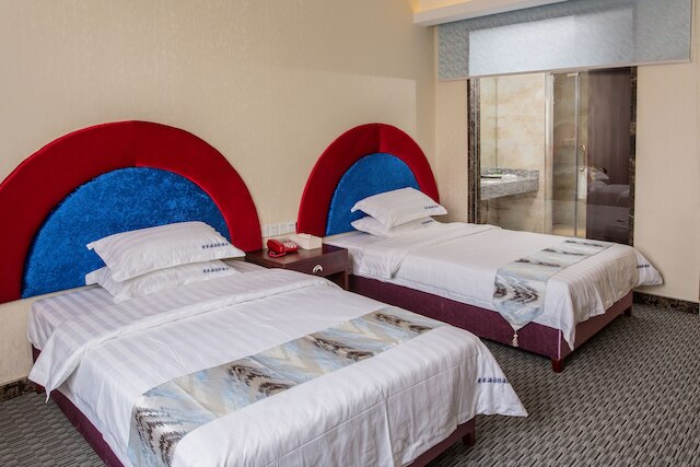 アイチンハイ ホテル (爱琴海酒店)