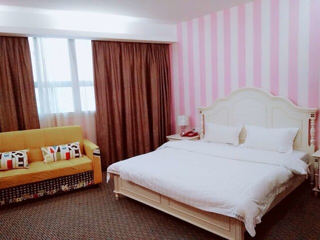 アイチンハイ ホテル (爱琴海酒店)