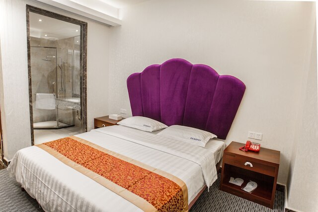 アイチンハイ ホテル (爱琴海酒店)