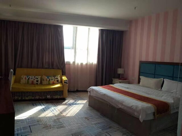 アイチンハイ ホテル (爱琴海酒店)