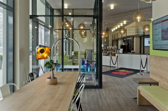 スーパー 8 バイ ウィンダム ミュンヘン シティ ウェスト