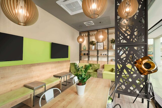 スーパー 8 バイ ウィンダム ミュンヘン シティ ウェスト