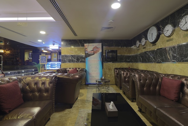 クイーン パレス ホテル