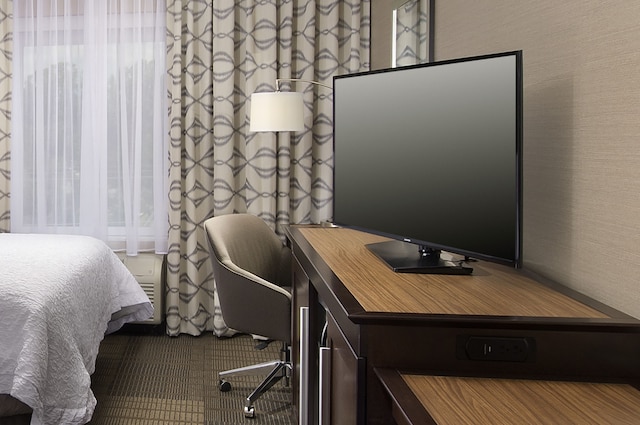 ハンプトン イン & スイーツ フォールズ チャーチ