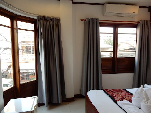 ラオ シルク ホテル