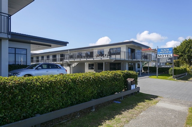 アカシア レイク ビュー モーテル