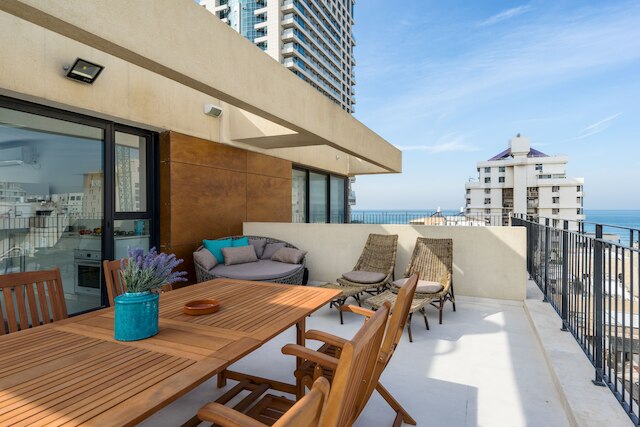 ミスター プロムナード - バイ テLV2 ゴー