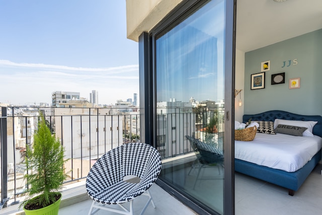 ミスター プロムナード - バイ テLV2 ゴー