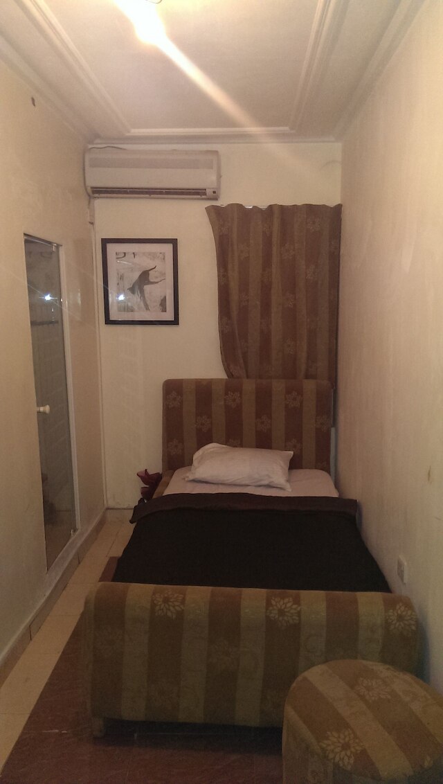 Dcove Hotel & Suites