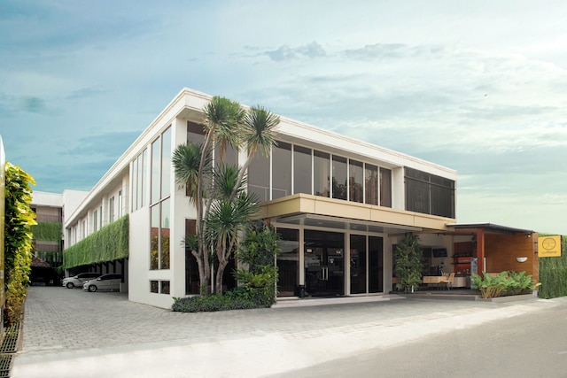 ルナラ ホーム リビング by ダフナ マネジメント