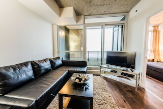 グラッドストン スイーツ - トロント セントラル