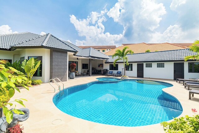 パタヤ ヒル ニア ザ シティ アンド ビーチ