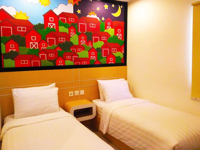 ナイト & デイ スラバヤ - グヌンサリ