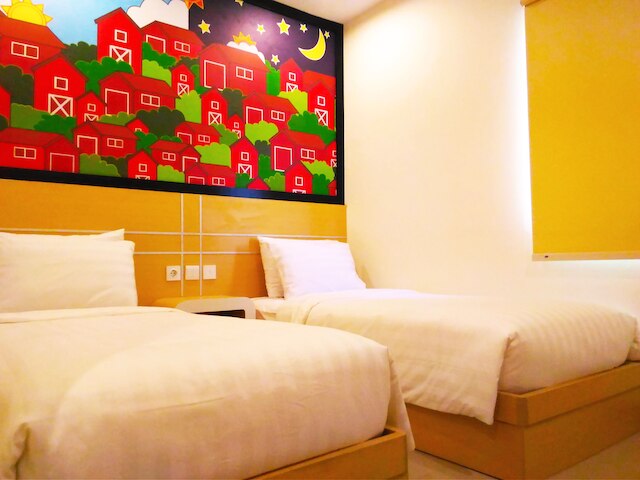 ナイト & デイ スラバヤ - グヌンサリ