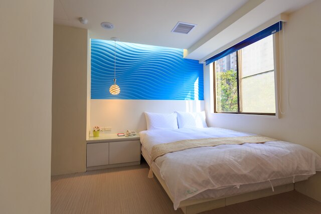 トラベル ヤング