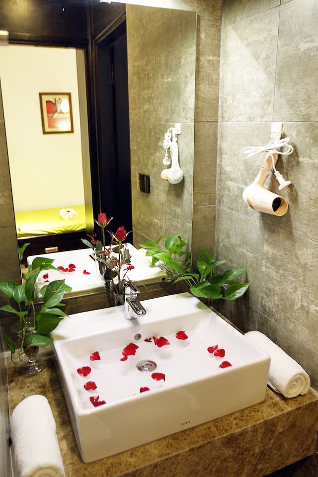 トモダチ ハウス