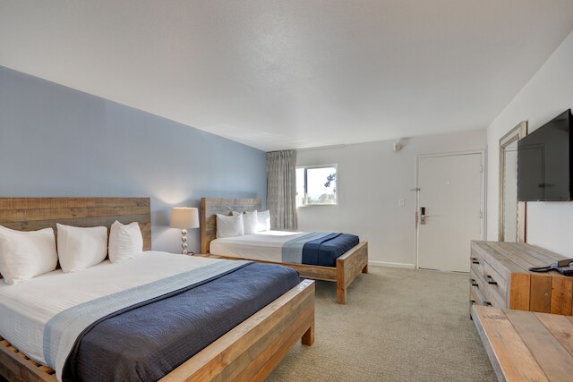 サンダーバード ホテル