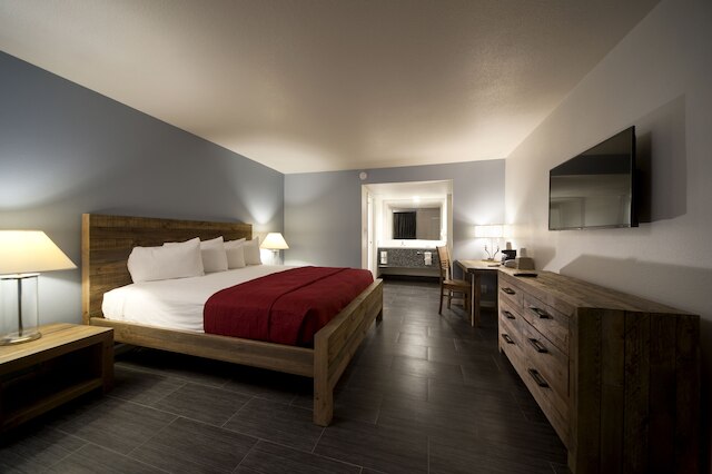 サンダーバード ホテル