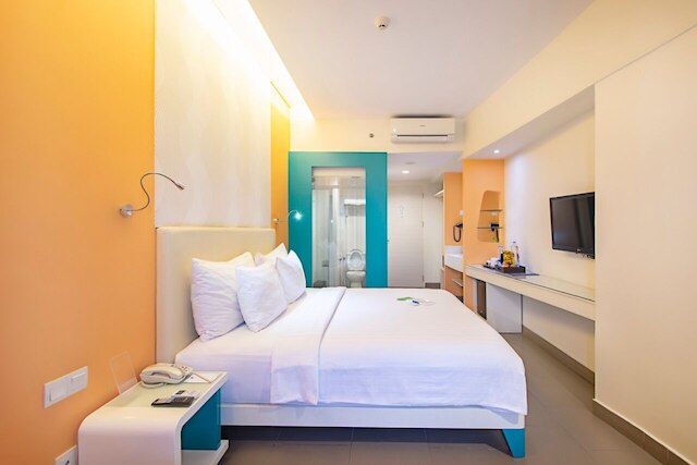 ブルー スカイ ホテル ペタンブラン