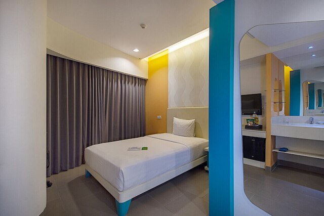 ブルー スカイ ホテル ペタンブラン