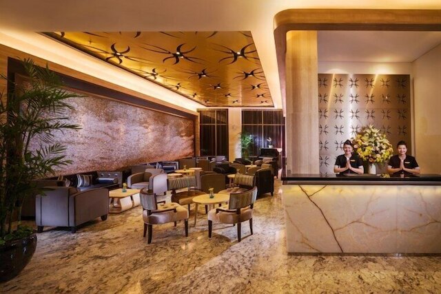 ブルー スカイ ホテル ペタンブラン