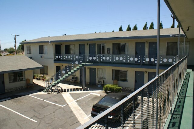 サハラ モーテル