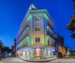 ザ マグナウラ パレス ホテル