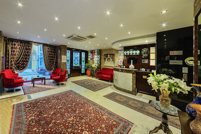 ザ マグナウラ パレス ホテル