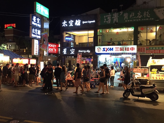 墾丁スターリー スカイ - スペース カプセル (墾丁星空精品會館 - 太空艙)