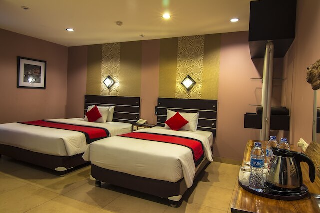 シティ M ホテル