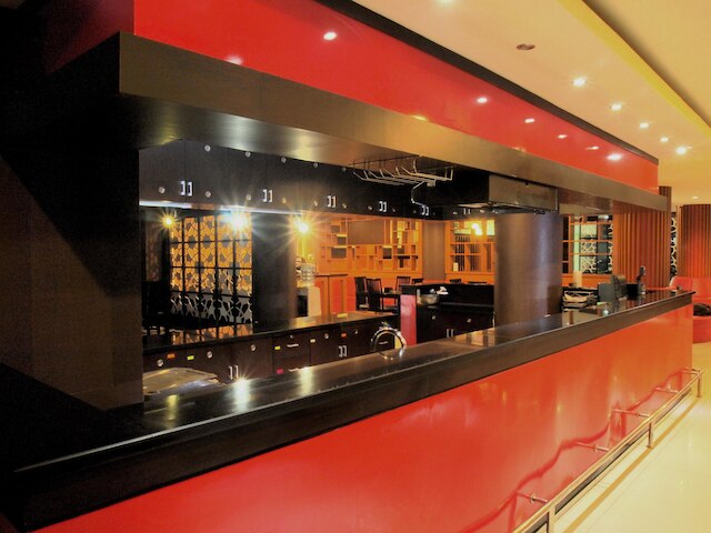 シティ M ホテル