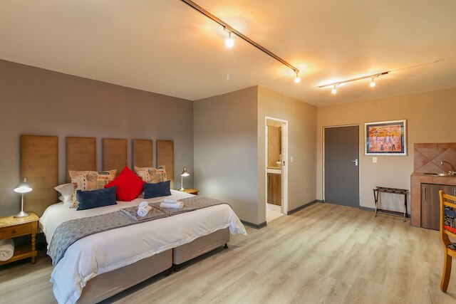 オーバーメール ゲスト ハウス