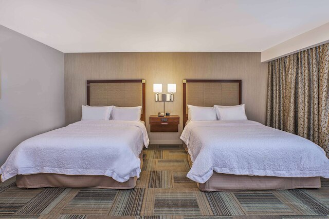 ハンプトン イン バイ ヒルトン ウエスト ブルームフィールド ノバイ