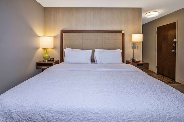 ハンプトン イン バイ ヒルトン ウエスト ブルームフィールド ノバイ