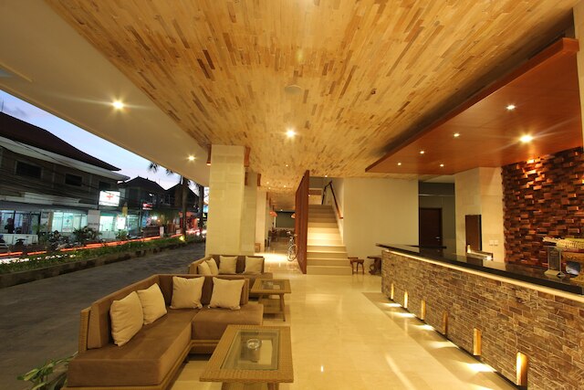 グランド ラ ワロン ホテル