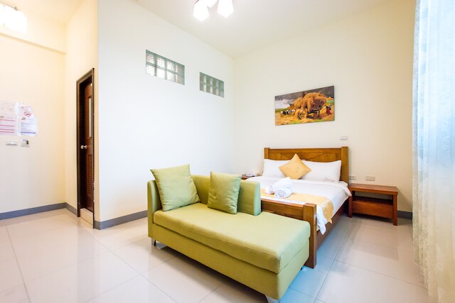 ケンディン ムーチェン イン (墾丁沐晨旅店)