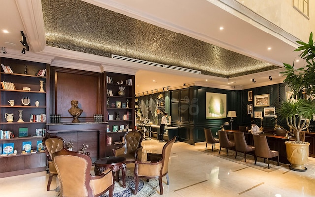 シルバーランド ジョリー ホテル