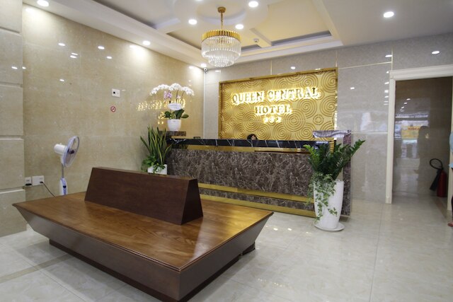 クイーン セントラル ホテル